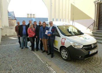 Nový vůz pro pečovatelskou službu. Děkujeme.