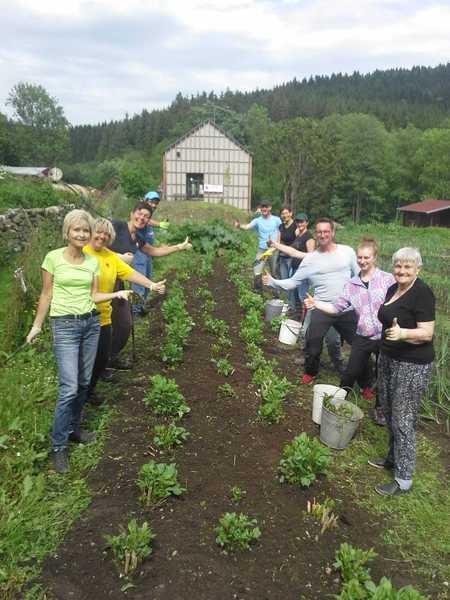 briigáda Neratov - dobrovoníci kruhu dobrovlníků, Oblastní charita Hradec Králvové