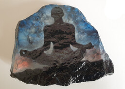 Pavel Pucholt, výtvarník, pedagog.
http://www.pucholt-obrazy.cz/
Kamínek je možné získat na online aukci 14.-24. 6. 2020 na AUKRO!