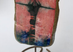 Lucie Staňková
http://www.obrazyluciestankova.cz/
Kamínek je možné získat na online aukci 14.-24. 6. 2020 na AUKRO!