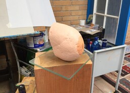 Tomáš Bím
https://tomasbim.cz/
Kamínek je možné získat na online aukci 14.-24. 6. 2020 na AUKRU!