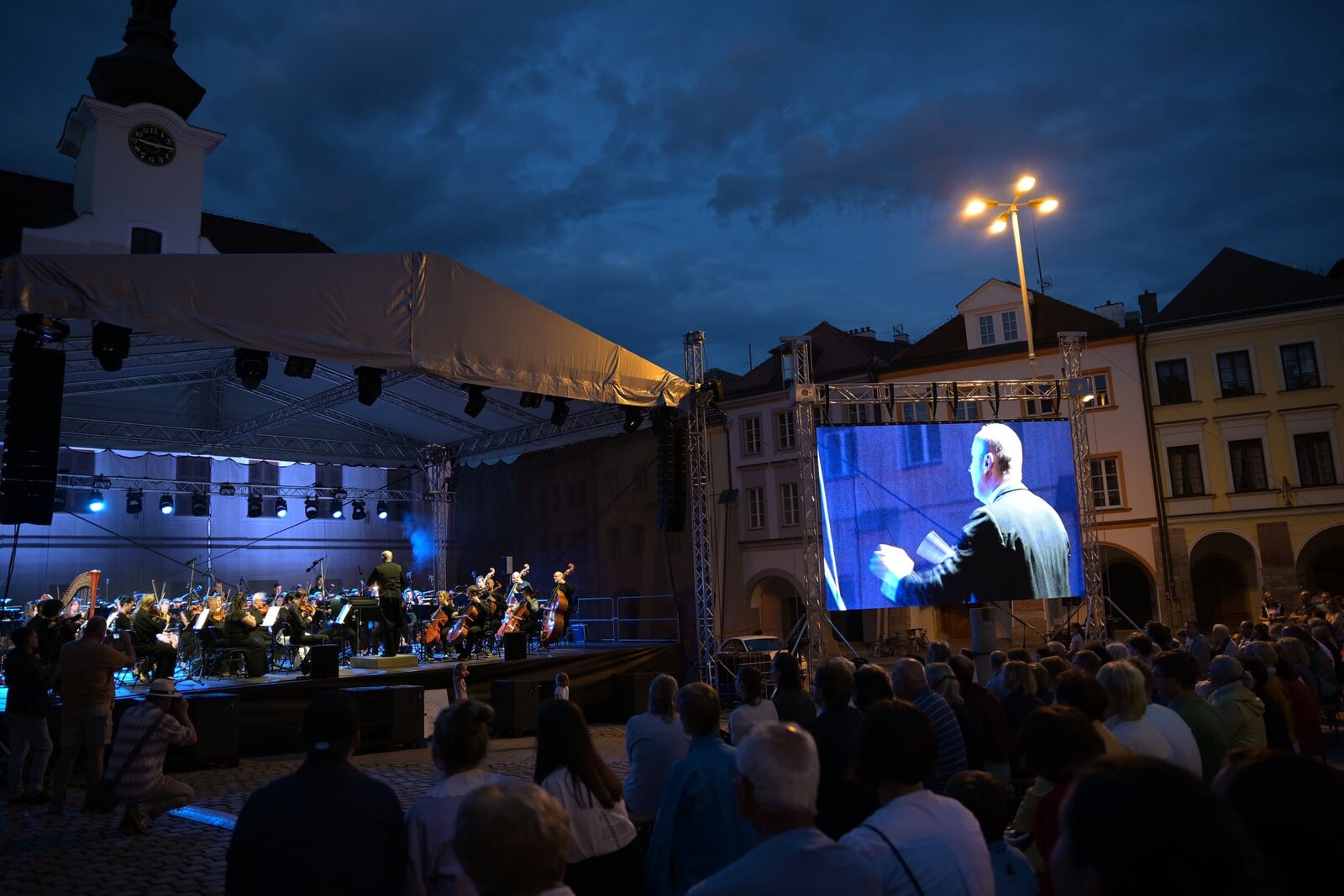 benefiční konceert Filharmonie HK v spolupráci s Oblastní charitou HK