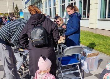 Den Země i s pracovnicemi Domova pro maminky s dětmi