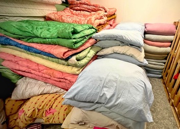 Dar pro Dům Matky Terezy: Lůžkoviny pro zimní noclehárnu