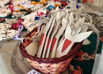 Originální dárky s příběhem - nakupte výrobky lidí bez domova