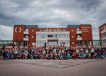 Studenti běželi pro Hospic