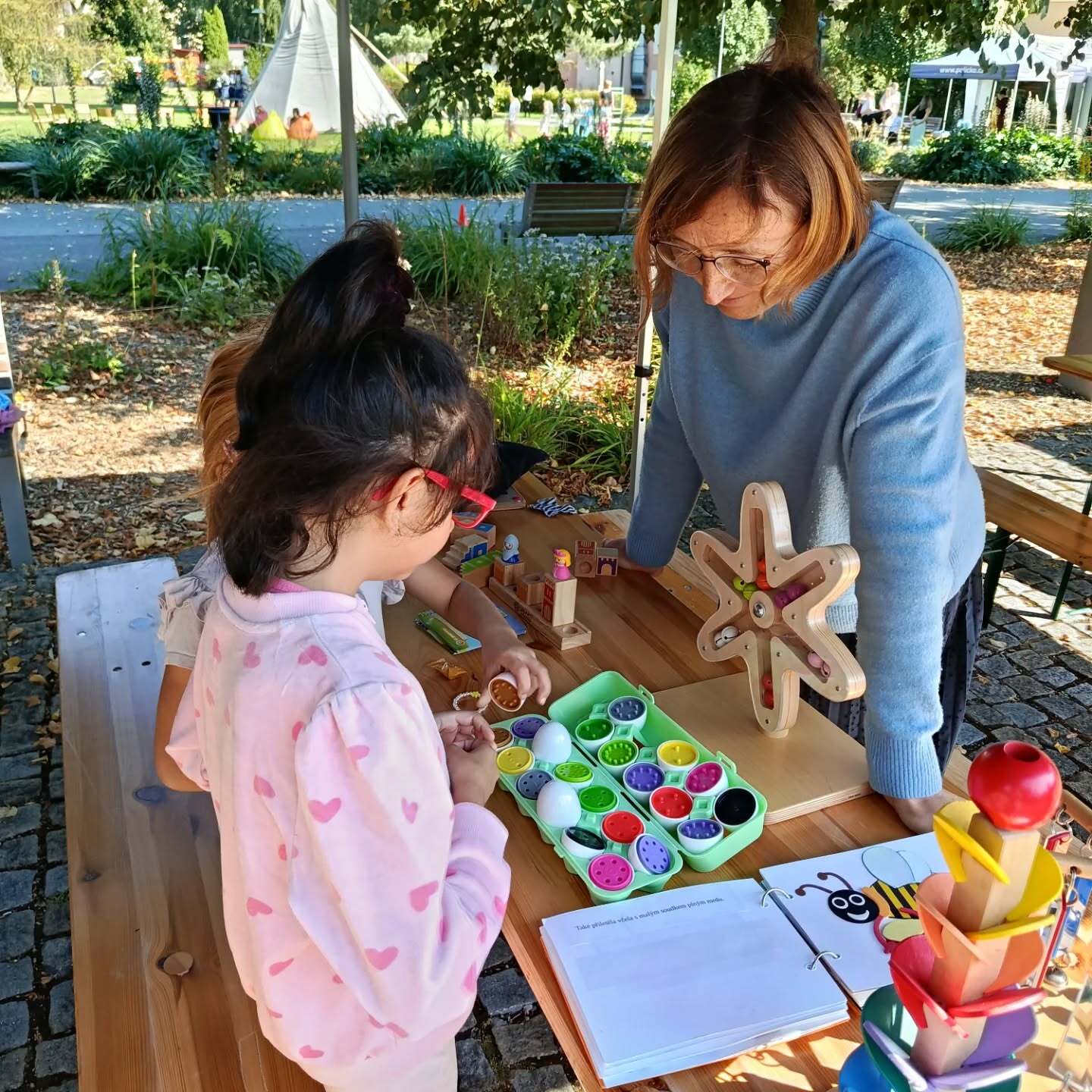Poradkyně rané péče Sluníčko prezentují svoji sociální službu i mimo HK. 